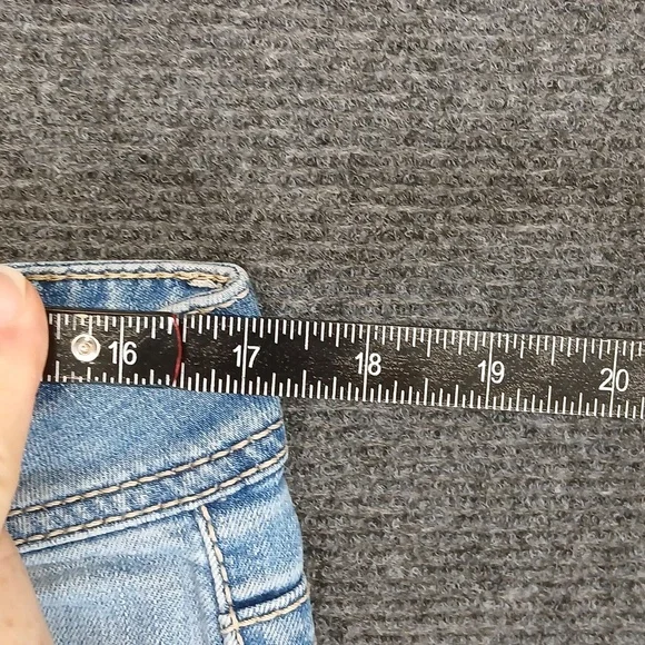 SEVEN 7 Light Blue Denim Women’s Shorts - Stretch Jean Shorts Sz 12 - Picture 3 of 8